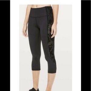 Lululemon Wunder Under HR Crop Flocked Size 12